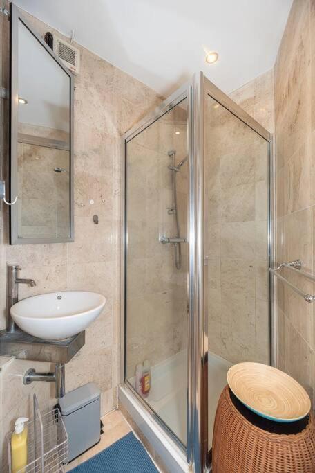 Discover London Central 2 Bedroom In Kensington Exterior foto
